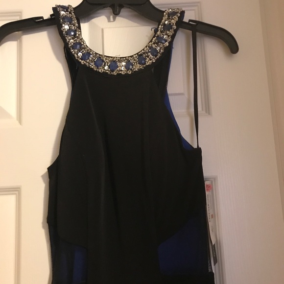 Formal gown - Picture 2 of 4